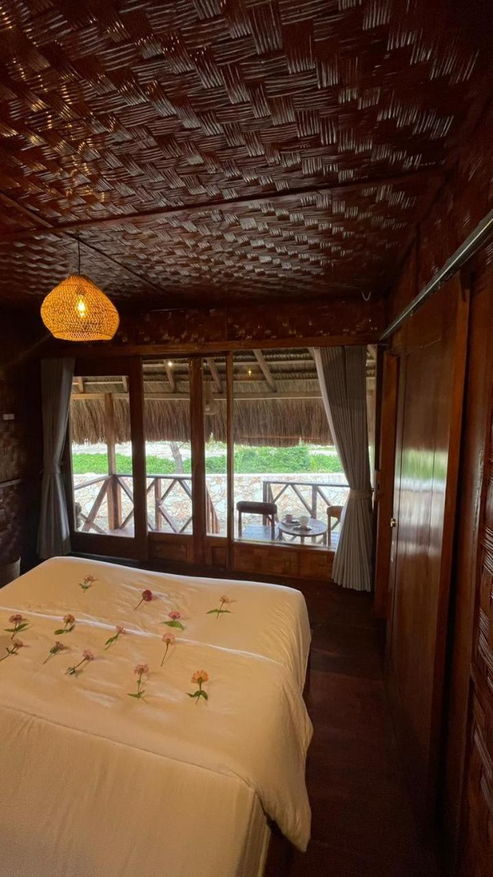 Three Queen Villa And Homestay Waikabubak Exterior foto