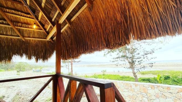 Three Queen Villa And Homestay Waikabubak Exterior foto