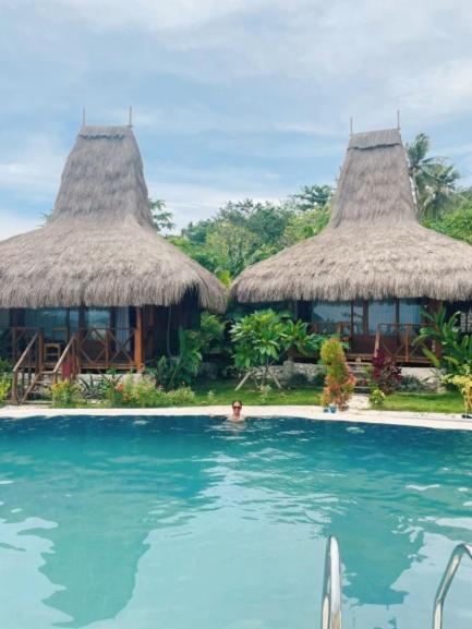 Three Queen Villa And Homestay Waikabubak Exterior foto
